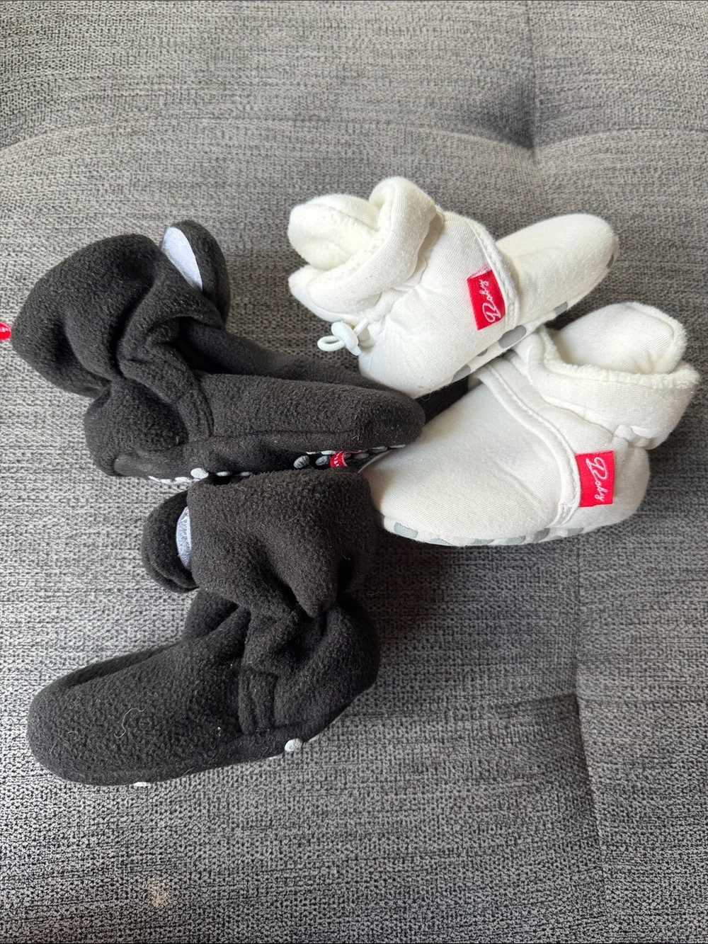 Baby Fleece Booties - Black & Cream